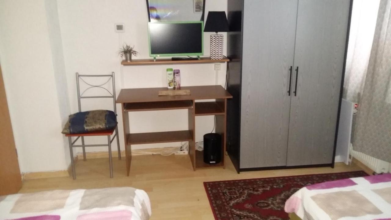 Pension am Piko-Platz Sonneberg Bagian luar foto