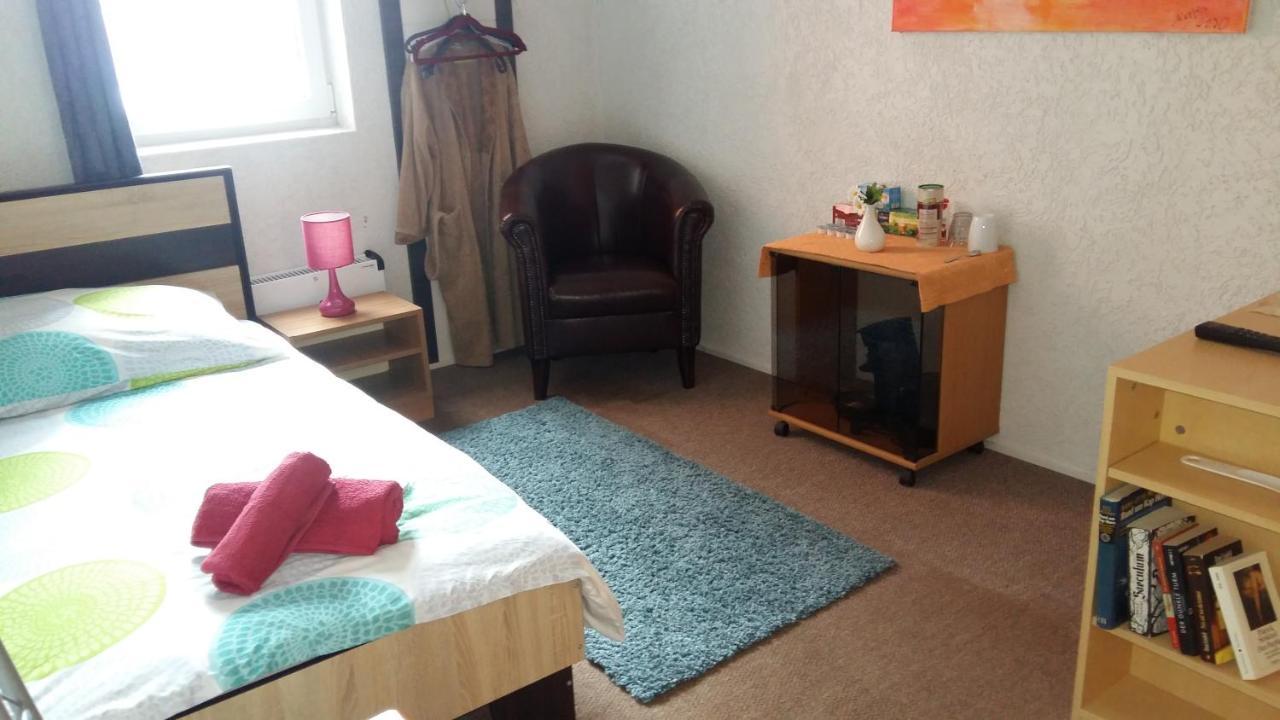 Pension am Piko-Platz Sonneberg Bagian luar foto